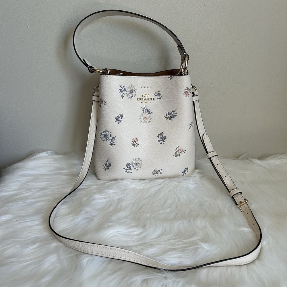 Coach Small Town Bucket Chalk White Floral Pebbled Leather Crossbody Excellent - Picture 4 of 14